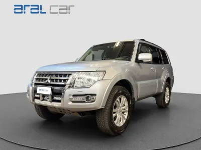 Usata Mitsubishi Pajero Instyle 190 CV (139 kW) 2017 Argento SUV