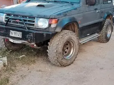 Usata Mitsubishi Pajero 100 CV (73 kW) 1991 Nero SUV