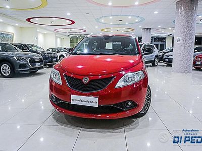 Usata Lancia Ypsilon Gold 69 CV (50 kW) 2021 Rosso Utilitaria