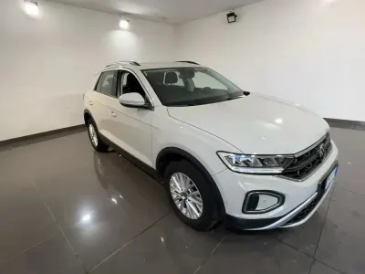 Usata VW T-Roc Life 110 CV (80 kW) 2022 Grigio SUV
