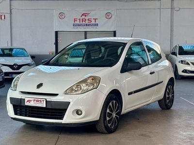 Usata Renault Clio II 74 CV (54 kW) 2010 Bianco Utilitaria