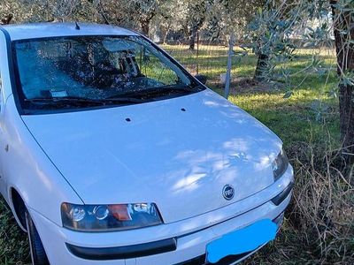 Usata Fiat Punto 80 CV (58 kW) 2002 Bianco Utilitaria