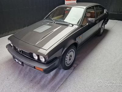 Begagnad Alfa Romeo Alfetta 158 HK (116 kW) 1982 Grå Sportkupé
