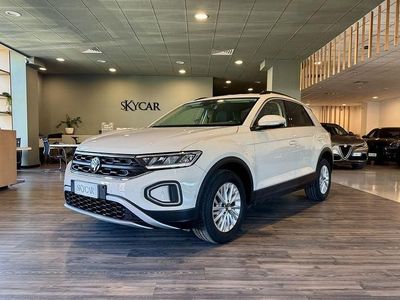 Usata VW T-Roc Life 110 CV (80 kW) 2022 Beige SUV