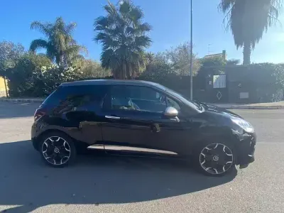 Usata Citroën DS3 82 CV (60 kW) 2014 Nero Berlina