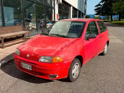 Usata Fiat Punto 54 CV (39 kW) 1998 Rosso Berlina