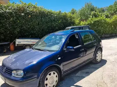 Usata VW Golf IV 101 CV (74 kW) 2003 Blu Berlina