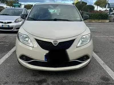 Usata Lancia Ypsilon 69 CV (50 kW) 2016 Utilitaria