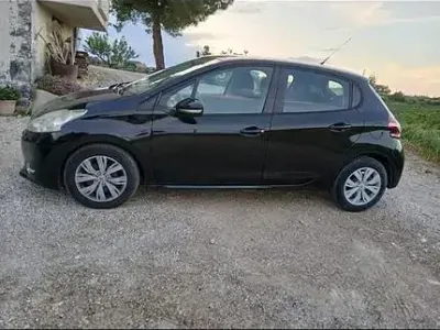 Usata Peugeot 208 68 CV (50 kW) 2013 Nero Utilitaria