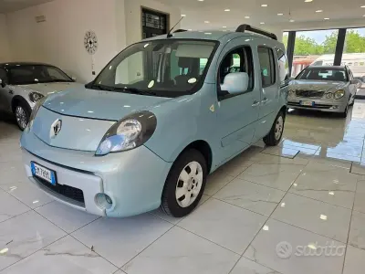 Usata Renault Kangoo 110 CV (80 kW) 2012 Bluazzurro Monovolume