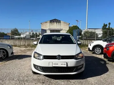Käytetty VW Polo Comfortline 75 HP (55 kW) 2013 Valkoinen Viistoperä