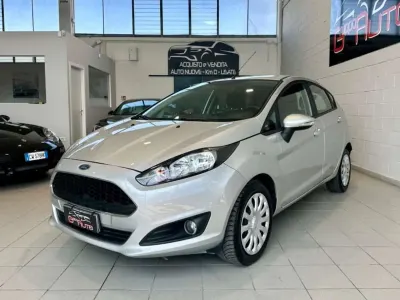 Gebraucht Ford Fiesta Titanium 95 PS (69 kW) 2017 Silber Kleinwagen