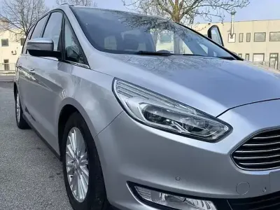 Begagnad Ford Galaxy Titanium 181 HK (133 kW) 2016 Grå Minibuss