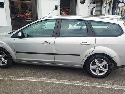 Usata Ford Focus Style 90 CV (66 kW) 2007 Grigio Station wagon