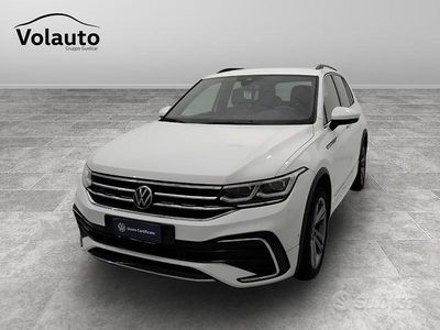 Usata VW Tiguan R-line 150 CV (110 kW) 2023 Bianco SUV