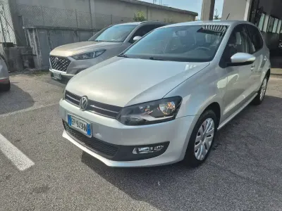 Usata VW Polo Comfortline 69 CV (50 kW) 2013 Argento Utilitaria