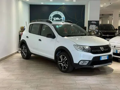 Usata Dacia Sandero Stepway 90 CV (66 kW) 2018 Bianco Berlina