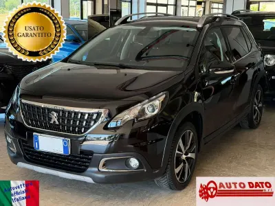 Usata Peugeot 2008 Active 102 CV (75 kW) 2017 Grigio scuro SUV
