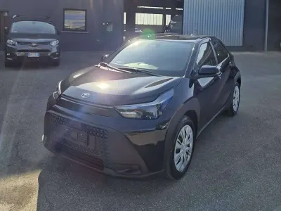 Nuova Toyota Aygo X 92 CV (67 kW) 2026 Celestine grey SUV