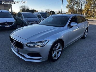 Usata Volvo V90 Momentum 150 CV (110 kW) 2018 Argento Station wagon