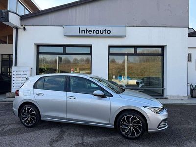 Usata VW Golf VIII Life 110 CV (80 kW) 2023 Argento Berlina