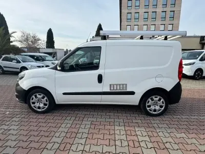 Usado Fiat Doblò Easy 120 HP (88 kW) 2021 Branco Monovolume