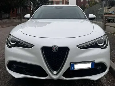 Usata Alfa Romeo Stelvio Executive 179 CV (131 kW) 2018 Bianco SUV