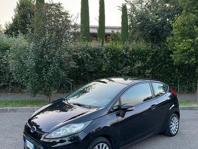 Nero Usata 2009 Ford Fiesta Utilitaria | 3499 € (Buon prezzo)