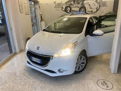 Bianco Usata 2014 Peugeot 208 Active Utilitaria | 6499 € (Ottimo prezzo)