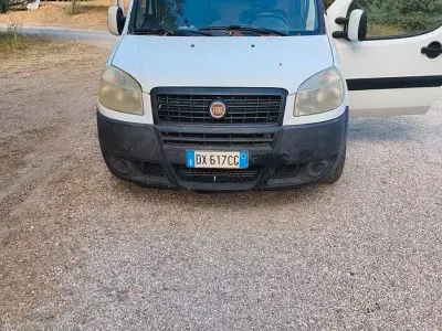 Usata Fiat Doblò 105 CV (77 kW) 2009 Bianco Monovolume