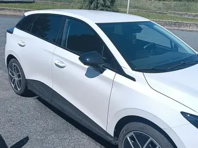 Usata MG MG4 EV Luxury 67 kW (92 CV) 2025 Bianco Utilitaria