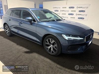 Usata Volvo V60 Core 197 CV (144 kW) 2023 Blu metallizzato Station wagon