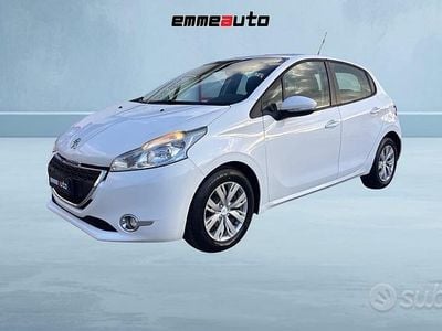 Usata Peugeot 208 68 CV (50 kW) 2014 Bianco Utilitaria