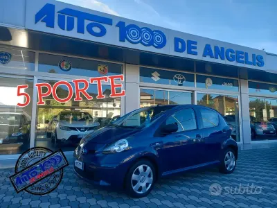 Usata Toyota Aygo 68 CV (50 kW) 2009 Blu Utilitaria