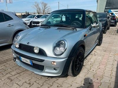 Begagnad Mini ONE 2002 Halvkombi