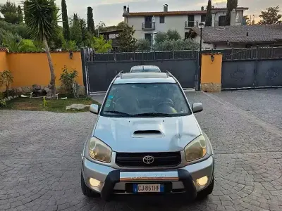 Usata Toyota RAV4 116 CV (85 kW) 2003 Grigio SUV
