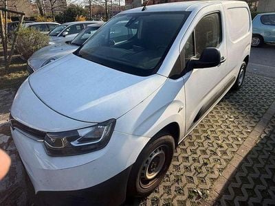 Begagnad Toyota Proace City City 76 HK (55 kW) 2021 Vit Minibuss