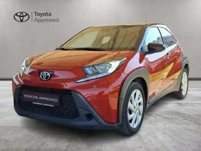 Usata Toyota Aygo X Trend 72 CV (52 kW) 2022 Chili red & black  2vh SUV