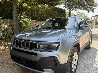 Usata Jeep Avenger Longitude 101 CV (74 kW) 2025 Grigio SUV