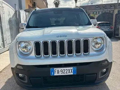 Usata Jeep Renegade Limited 140 CV (102 kW) 2015 Bianco SUV