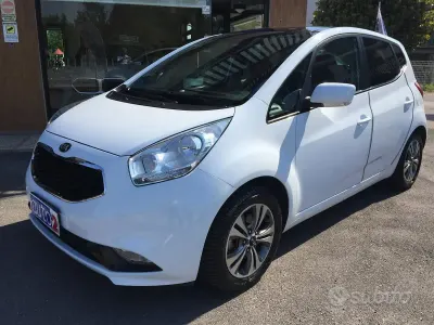 Usata Kia Venga 90 CV (66 kW) 2017 Bianco Utilitaria