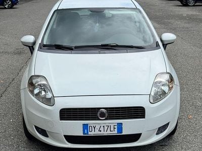 Usata Fiat Grande Punto 77 CV (56 kW) 2009 Bianco Utilitaria
