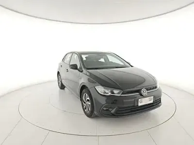 Usata VW Polo Life 95 CV (69 kW) 2025 Nero Utilitaria