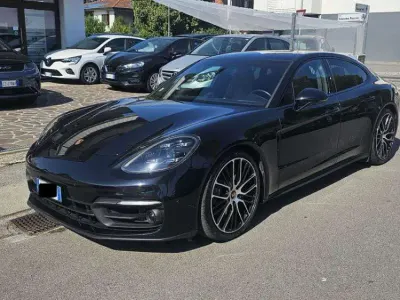Usata Porsche Panamera 330 CV (242 kW) 2021 Nero Berlina