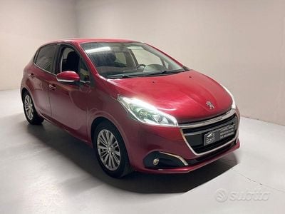 Usata Peugeot 208 Allure 82 CV (60 kW) 2017 Rosso Utilitaria