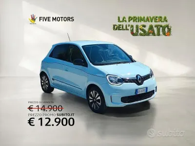 Usata Renault Twingo Techno 30 kW (42 CV) 2022 Blu Utilitaria
