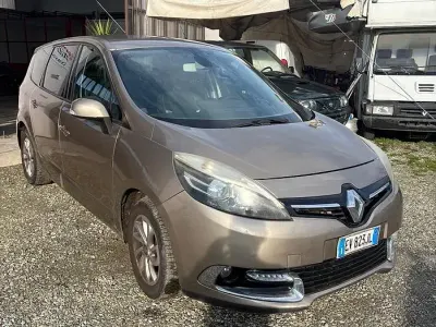 Usata Renault Scenic E-Tech 110 CV (80 kW) 2014 Marrone Monovolume