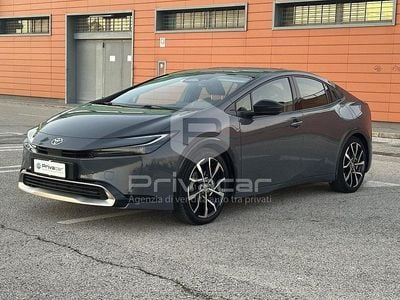 Usata Toyota Prius Lounge 151 CV (111 kW) 2023 Grigio Berlina