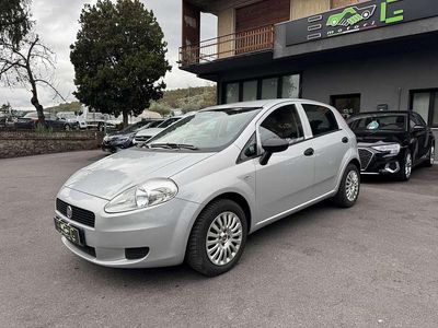 Usata Fiat Punto Active 75 CV (55 kW) 2012 Argento Berlina