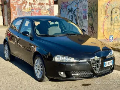 Usata Alfa Romeo 147 150 CV (110 kW) 2008 Nero Utilitaria